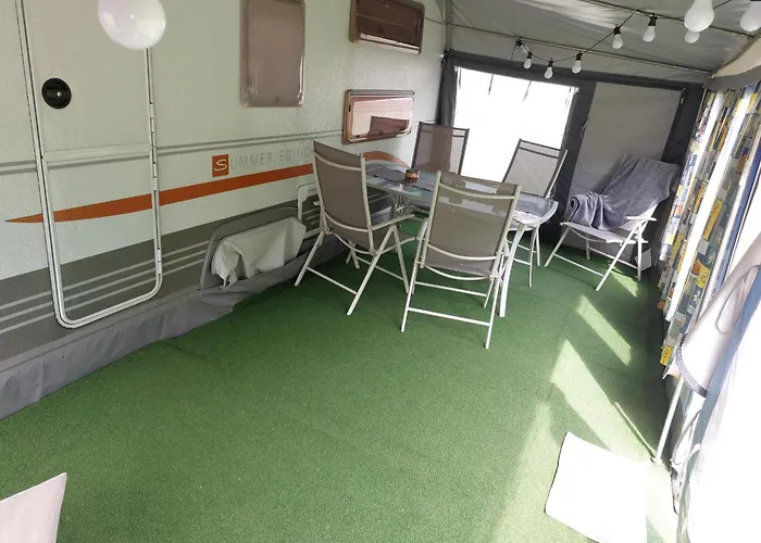 Nikita Caravane エワイユ